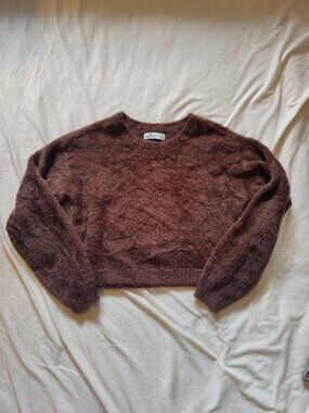 Hollister Women's Brown Cropped Fuzzy Knit Sweater Long Sleeve Crewneck Size M